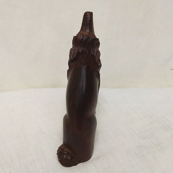 Vintage Wooden Lone Howling Hand Carved Wolf Figurine - Picture 5 of 9